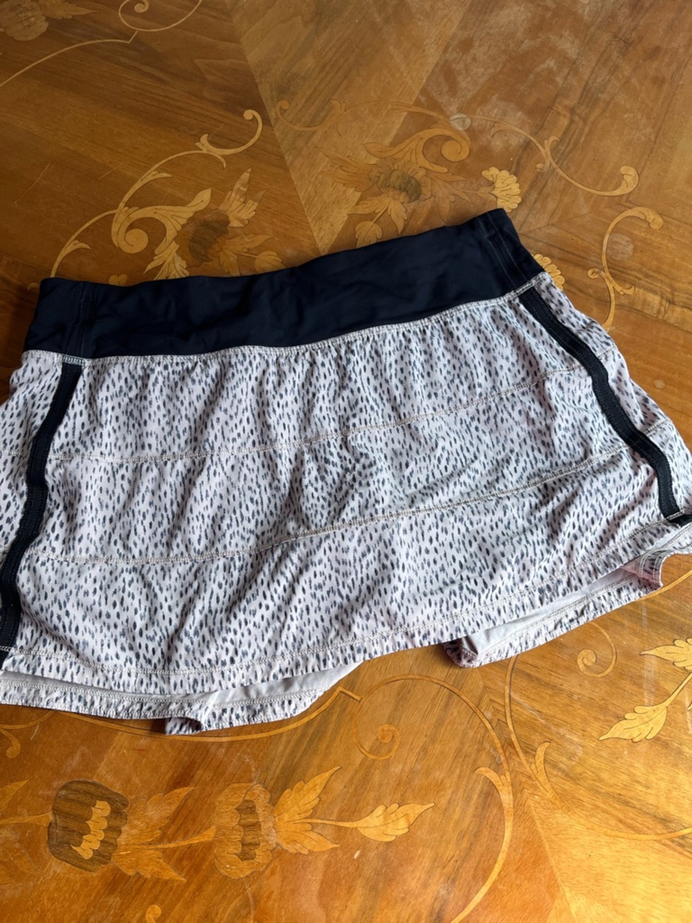 Lululemon Athletic Skort in Light Gray with Black Waistband